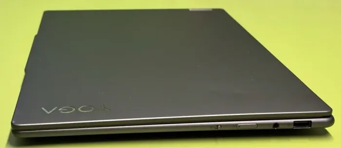 Ультрабук Б-клас Lenovo Yoga Pro 7 / 14.5" (2560x1600) IPS / Intel Core i5-13500H (12 (16) ядер по 3.5 - 4.7 GHz) / 16 GB DDR5 / 512 GB SSD / Intel Iris Xe Graphics / WebCam б/в - зображення 5