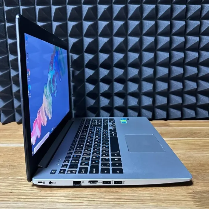 Ноутбук Б-клас Asus A551L / 15.6" (1366x768) TN / Intel Core i5-4200U (2 (4) ядра по 1.6 - 2.6 GHz) / 12 GB DDR3 / 128 GB SSD / nVidia GeForce GT 740M, 2 GB GDDR3, 64-bit / WebCam / DVD-ROM б/в - зображення 5