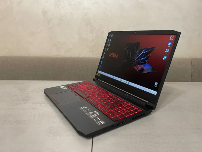 Ігровий ноутбук Acer Nitro 5 AN515-55 / 15.6" (1920x1080) IPS / Intel Core i5-10300H (4 (8) ядра по 2.5 - 4.5 GHz) / 16 GB DDR4 / 512 GB SSD M.2 / nVidia GeForce RTX 3050, 4 GB GDDR6, 128-bit / WebCam б/в - зображення 6