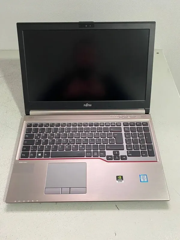 Мобільна робоча станція Fujitsu Celsius H760 / 15.6" (1920x1080) IPS / Intel Core i7-6820HQ (4 (8) ядра по 2.7 - 3.6 GHz) / 16 GB DDR4 / 256 GB SSD / nVidia Quadro M1000M, 2 GB GDDR5, 128-bit / WebCam / DVD-ROM б/в - зображення 2