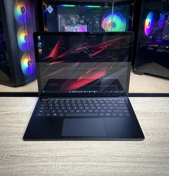 Ультрабук Б-клас Microsoft Surface Laptop 3 1868 / 13.5" (2256x1504) IPS Touch / Intel Core i7-1065G7 (4 (8) ядра по 1.3 - 3.9 GHz) / 16 GB DDR4 / 512 GB SSD / Intel Iris Plus Graphics / WebCam б/в - зображення 2