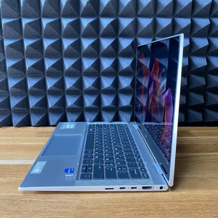 Ультрабук-трансформер HP EliteBook x360 830 G8 / 13.3" (1920x1080) IPS Touch / Intel Core i5-1135G7 (4 (8) ядра по 4.2 GHz) / 8 GB DDR4 / 256 GB SSD / Intel Iris Xe Graphics / WebCam б/в - зображення 5