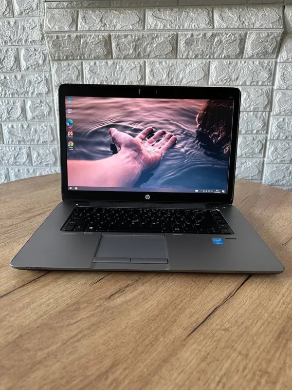 Ноутбук Б-клас HP EliteBook 850 G1 / 15.6" (1920x1080) TN / Intel Core i5-4200U (2 (4) ядра по 1.6 - 2.6 GHz) / 8 GB DDR3 / 256 GB SSD / Intel HD Graphic 4400 / WebCam / VGA б/в - зображення 2