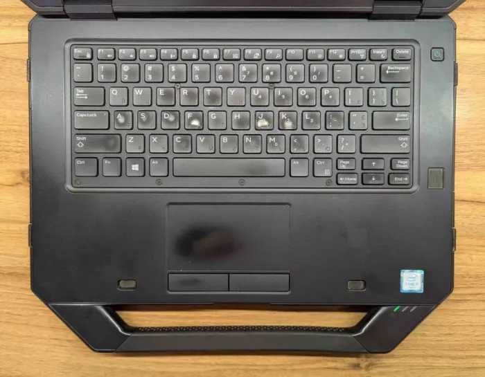 Захищений ноутбук Dell Latitude 14 Rugged 5414 / 14" (1920x1080) IPS / Intel Core i7-6600U (2 (4) ядра по 2.6 - 3.4 GHz) / 16 GB DDR4 / 512 GB SSD / Intel HD Graphics 520 / Fingerprint / Windows 10 б/в - зображення 3