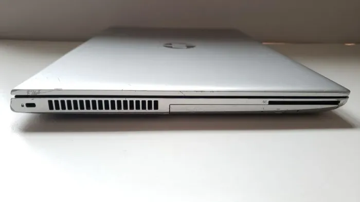 Ноутбук HP ProBook 650 G4 / 15.6" (1920x1080) IPS / Intel Core i5-8350U (4 (8) ядра по 1.7 - 3.6 GHz) / 8 GB DDR4 / 128 GB SSD + 500 GB HDD / Intel HD Graphics 620 / WebCam б/в - зображення 4