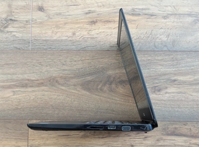 Ультрабук Dell Latitude 3400 / 14" (1920x1080) IPS / Intel Core i5-8265U (4 (8) ядра по 1.6 - 3.9 GHz) / 8 GB DDR4 / 128 GB SSD / Intel UHD Graphics / WebCam б/в - зображення 5