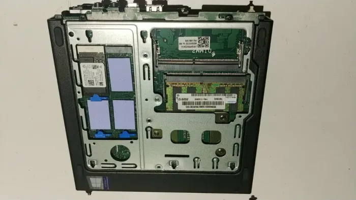 Неттоп Lenovo ThinkStation P330 Tiny USFF / Intel Core i9-9900T (8 (16) ядер по 2.1 - 4.4 GHz) / 16 GB DDR4 / 512 GB SSD / nVidia Quadro P620, 2 GB GDDR5X, 128-bit / WI-FI / Windows 11 +  Блок живлення у комплекті б/в - зображення 16