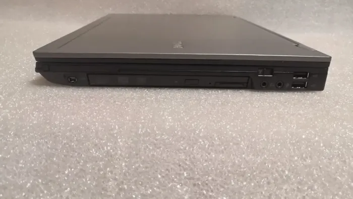 Ноутбук Dell Latitude E6410 / 14'' TN / Core i3-370M (2(4) ядра по 2.4GHz) / 4GB DDR3 / 160 GB HDD / NVS 3100M, 512MB GDDR3, 64-bit / DVD-ROM б/в - зображення 5