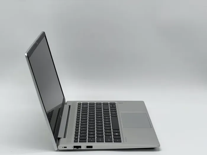 Ультрабук HP ProBook 445 G9 / 14" (1920x1080) IPS / AMD Ryzen 5 5625U (6 (12) ядер по 2.3 - 4.3 GHz) / 16 GB DDR4 / 240 GB SSD / AMD Radeon RX Vega 7 Graphics / WebCam б/в - зображення 3