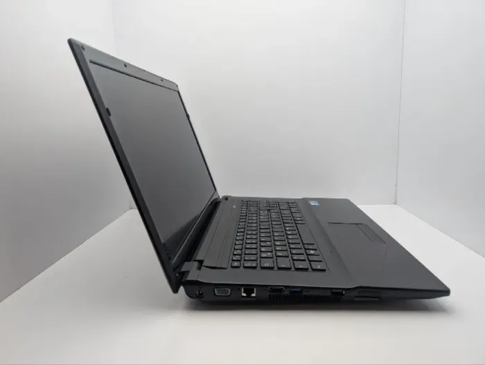 Ноутбук Terra Mobile 1748 / 17.3" (1600x900) TN / Intel Core i3-2330M (2 (4) ядра по 2.2 GHz) / 6 GB DDR3 / 240 GB SSD / Intel HD Graphics 3000 / WebCam б/в - зображення 5