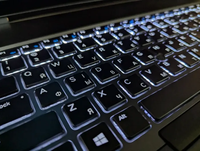 Мобільна робоча станція Dell Precision 7740 / 17.3" (1920x1080) IPS / Intel Xeon E-2276M (6 (12) ядер по 2.8 - 4.7 GHz) / 64 GB DDR4 / 512 GB SSD / nVidia Quadro RTX 4000, 8 GB GDDR6, 256-bit / WebCam / Windows 10 б/в - зображення 6