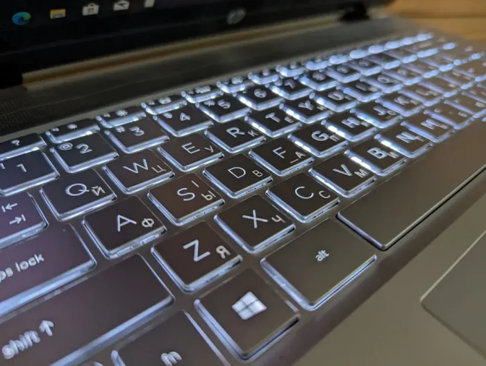 Ноутбук-трансформер Б-клас HP Pavilion x360 14m-cd0003dx / 14" (1920x1080) IPS Touch / Intel Core i5-8250U (4 (8) ядра по 1.6 - 3.4 GHz) / 16 GB DDR4 / 480 GB SSD / Intel HD Graphics 620 / WebCam / Windows 10 б/в - зображення 6