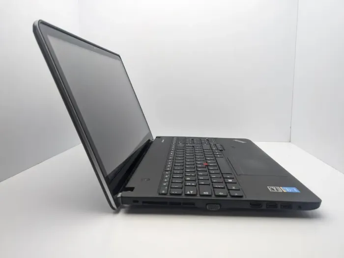 Ноутбук Lenovo ThinkPad Edge E540 / 15.6" (1366x768) TN Touch / Intel Core i7-4712MQ (4 (8) ядра по 2.3 - 3.3 GHz) / 8 GB DDR3 / 256 GB SSD / Intel HD Graphics 4600 / WebCam / Без АКБ б/в - зображення 5