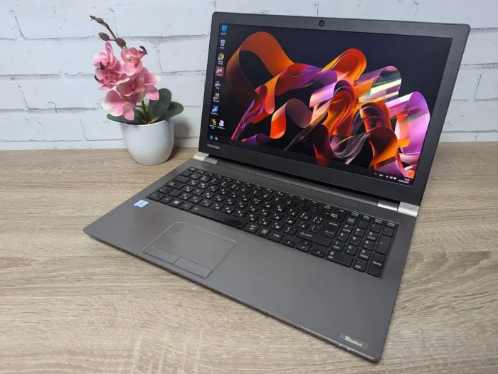 Ноутбук Б-клас Toshiba Tecra A50-D-1С7 / 15.6" (1920x1080) TN / Intel Core i5-7200U (2 (4) ядра по 2.5 - 3.1 GHz) / 8 GB DDR4 / 256 GB SSD / Intel HD Graphics 620 / WebCam б/в - зображення 4