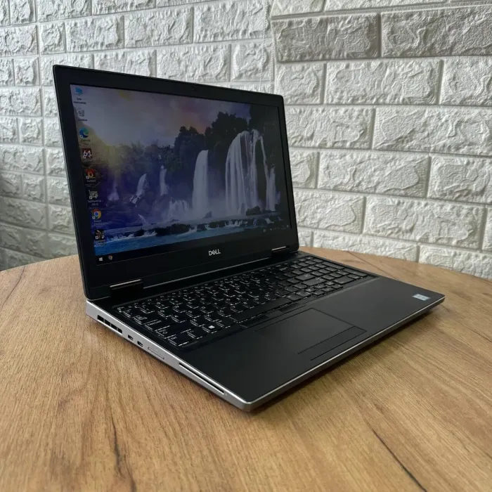 Мобільна робоча станція Dell Precision 7530 / 15.6" (1920x1080) IPS / Intel Core i5-8400H (4 (8) ядер по 2.5 - 4.2 GHz) / 32 GB DDR4 / 256 GB SSD / nVidia Quadro P1000, 4 GB GDDR5, 128-bit / WebCam б/в - зображення 4