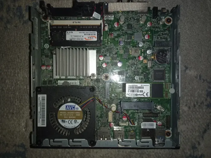 Неттоп Б-клас Lenovo ThinkCentre M600 USFF / Intel Pentium N3700 (4 ядра по 1.6 - 2.4 GHz) / 4 GB DDR3 / 64 GB SSD / Intel HD Graphics б/в - изображение 5