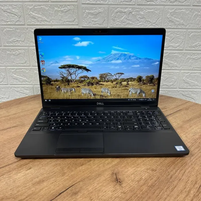 Ноутбук Dell Latitude 5501 / 15.6" (1920x1080) IPS / Intel Core i5-9400H (4 (8) ядра по 2.5 - 4.3 GHz) / 8 GB DDR4 / 256 GB SSD NVMe / Intel UHD Graphics 630 / WebCam б/в - зображення 2