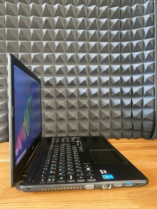 Ноутбук Acer Aspire V5-561G / 15.6" (1366x768) TN / Intel Core i5-4200M (2 (4) ядра по 2.5 - 3.1 GHz) / 8 GB DDR3 / 128 GB SSD / AMD Radeon R7 M265, 2 GB GDDR3, 128-bit / WebCam / DVD-ROM б/в - зображення 5