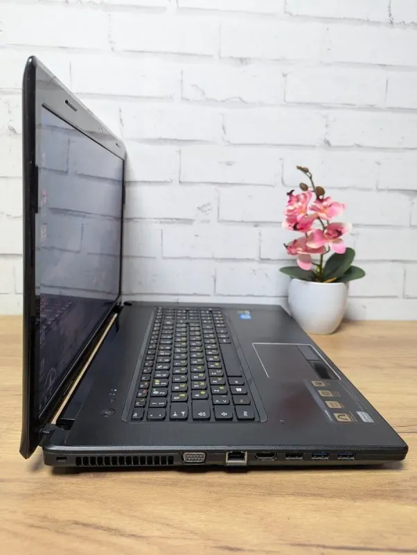 Ноутбук Lenovo G780 / 17.3" (1600x900) TN / Intel Core i3-2328M (2 (4) ядра по 2.2 GHz) / 8 GB DDR3 / 256 GB SSD / nVidia GeForce GT 635M, 2 GB GDDR3, 128-bit / WebCam б/в - зображення 3