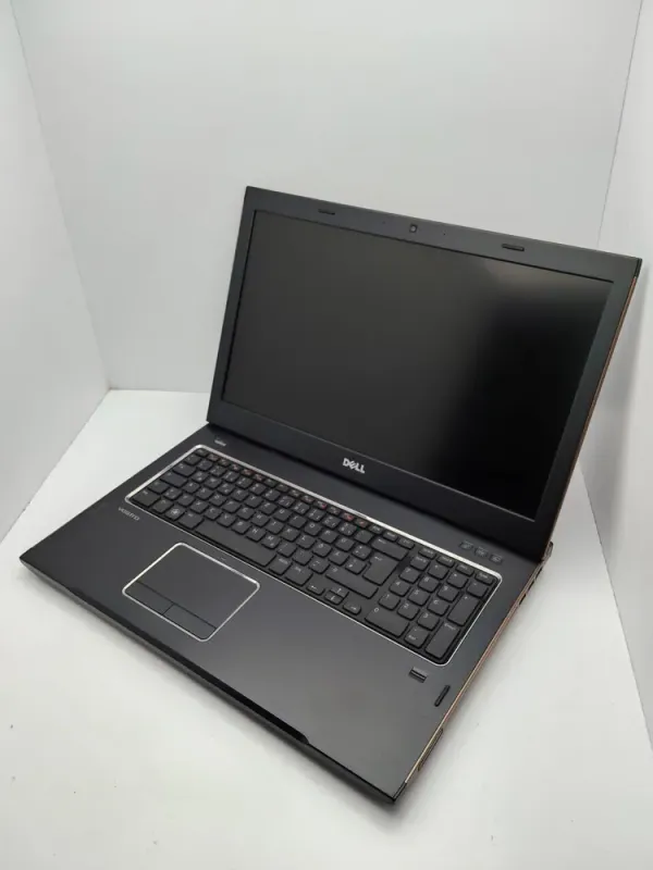 Ноутбук Dell Vostro 3750 / 17.3" (1600x900) TN / Intel Core i3-2330M (2 (4) ядра по 2.2 GHz) / 6 GB DDR3 / 320 GB HDD / Intel HD Graphics 3000 / WebCam / New АКБ б/в - зображення 4