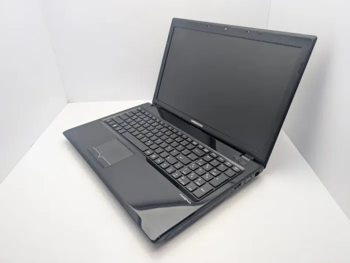 Ноутбук Medion Akoya E6315 / 15.6" (1366x768) TN / AMD E-450 (2 ядра по 1.65 GHz) / 6 GB DDR3 / 128 GB SSD / AMD Radeon HD 6320 / WebCam б/в - зображення 4