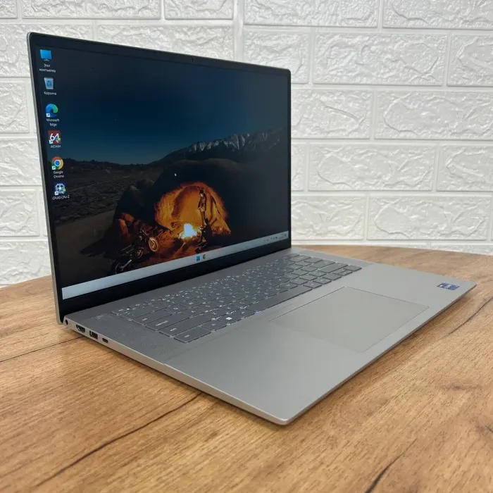 Ноутбук Б-клас Dell Inspiron 16 5620 / 16" (1920x1200) IPS / Intel Core i7-1255U (10 (12) ядер по 1.7 - 4.7 GHz) / 16 GB DDR4 / 1000 GB SSD / Intel Iris Xe Graphics / WebCam б/у - зображення 4