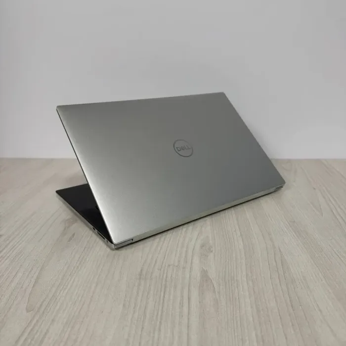 Ігровий ноутбук Б-класу Dell XPS 15 9520 / 15,6" (3456x2160) OLED Touch / Intel Core i9-12900HK (14 (20) ядер по 3,8 - 5,0 ГГц) / 16 ГБ DDR5 / 512 ГБ SSD NVMe / nVidia GeForce RTX 3050 Ti, 4 ГБ GDDR6, 128-bit / WebCam б/в - зображення 6