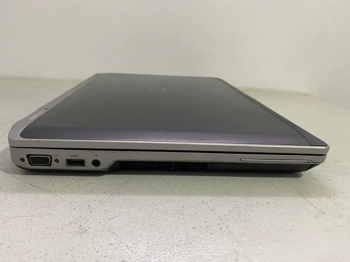 Ноутбук Dell Latitude E6530 / 15.6" (1920x1080) TN / Intel Core i5-3230M (2 (4) ядра по 2.6 - 3.2 GHz) / 8 GB DDR3 / 128 GB SSD / nVidia NVS 5200M, 1 GB GDDR5, 64-bit / WebCam / DVD-ROM б/в - зображення 3