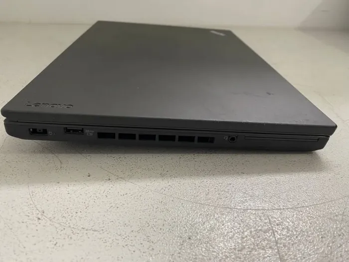 Ноутбук Lenovo ThinkPad T460p / 14" (1920x1080) IPS / Intel Core i7-6820HQ (4 (8) ядра 2.7 - 3.6 GHz) / 16 GB DDR4 / 256 GB SSD / nVidia GeForce 940MX, 2 GB GDDR3, 64-bit / WebCam б/в - зображення 3