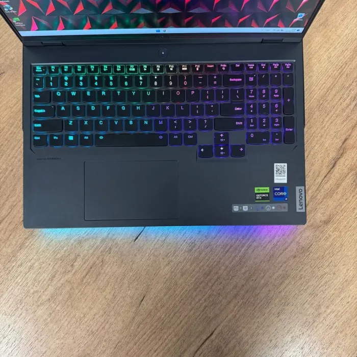 Ігровий ноутбук Lenovo Legion Pro 7 16IRX8H / 16" (2560x1600) IPS / Intel Core i9-13900HX (24 (32) ядра по 3.9 - 5.4 GHz) / 32 GB DDR5 / 2000 GB SSD NVMe / nVidia GeForce RTX 4080, 12 GB GDDR6, 192-bit / WebCam б/в - зображення 7