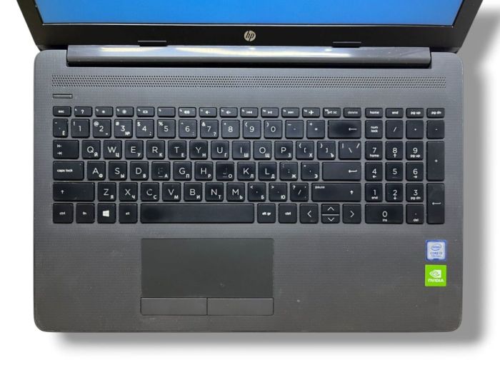 Ноутбук HP 250 G7 / 15.6" (1920x1080) TN / Intel Core i3-7020U (2 (4) ядра по 2.3 GHz) / 8 GB DDR4 / 256 GB SSD / Intel HD Graphics 620 / WebCam б/в - зображення 3