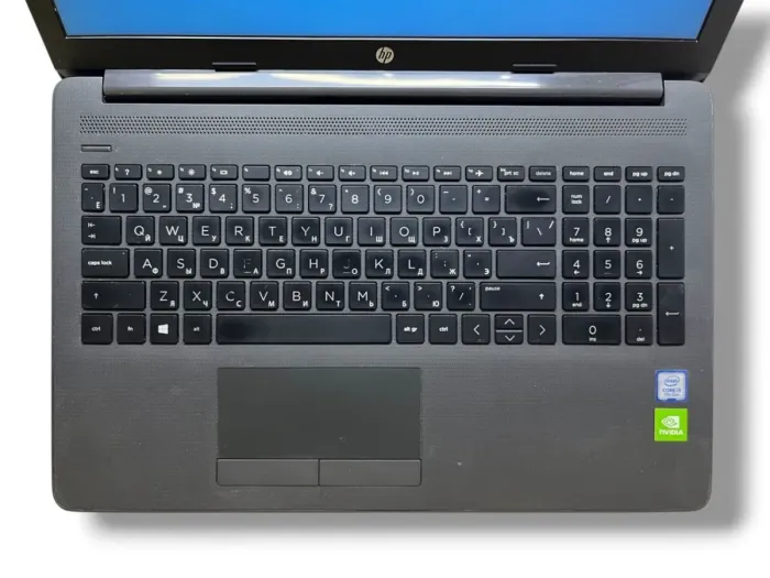 Ноутбук HP 250 G7 / 15.6" (1920x1080) TN / Intel Core i3-7020U (2 (4) ядра по 2.3 GHz) / 8 GB DDR4 / 256 GB SSD / Intel HD Graphics 620 / WebCam б/в - зображення 3