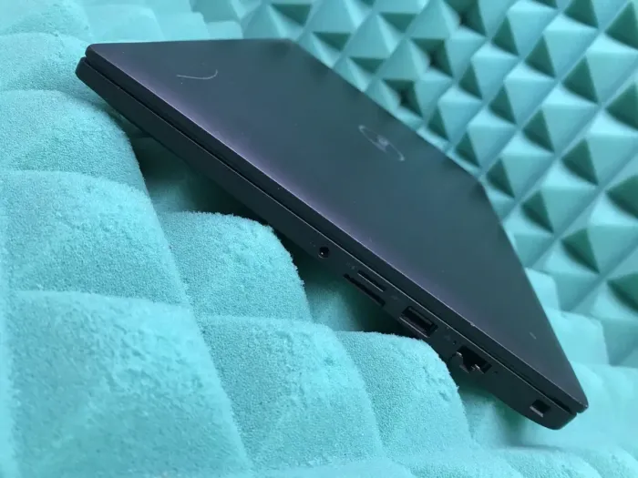 Ноутбук Б-клас Dell Latitude 7490 / 14" (1366x768) TN / Intel Core i5-8250U (4 (8) ядра по 1.6 - 3.4 GHz) / 8 GB DDR4 / 240 GB SSD M.2 / Intel UHD Graphics 620 / WebCam / USB 3.1 / HDMI / Windows 10 б/в - зображення 6