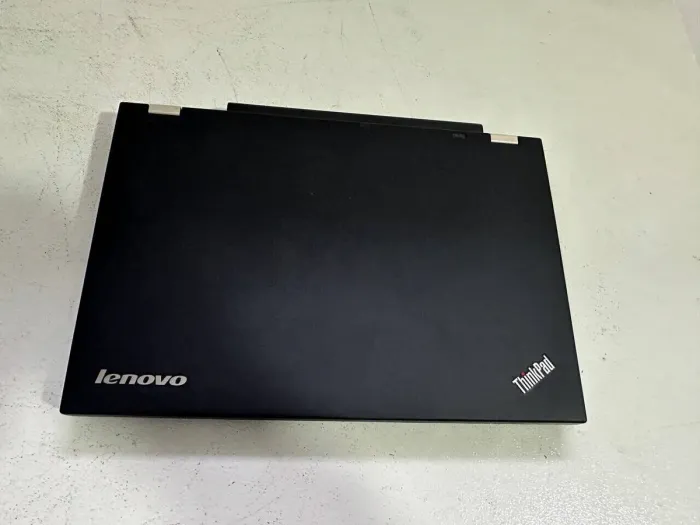 Ноутбук Lenovo ThinkPad T430 / 14" (1600x900) TN / Intel Core i7-3520M (2 (4) ядра по 2.9 - 3.6 GHz) / 16 GB DDR3 / 240 GB SSD / Intel HD Graphics 4000 / VGA б/в - зображення 5