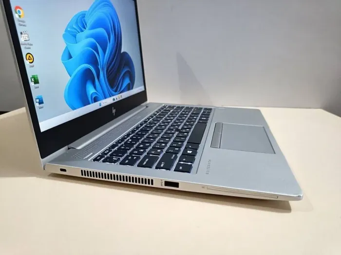 Ультрабук HP EliteBook 745 G6 / 14" (1920x1080) IPS / AMD Ryzen 5 Pro 3500U (4 (8) ядра по 2.1 - 3.7 GHz) / 16 GB DDR4 / 256 GB SSD / AMD Radeon RX Vega 8 Graphics / WebCam / Windows 11 Pro б/в - зображення 5