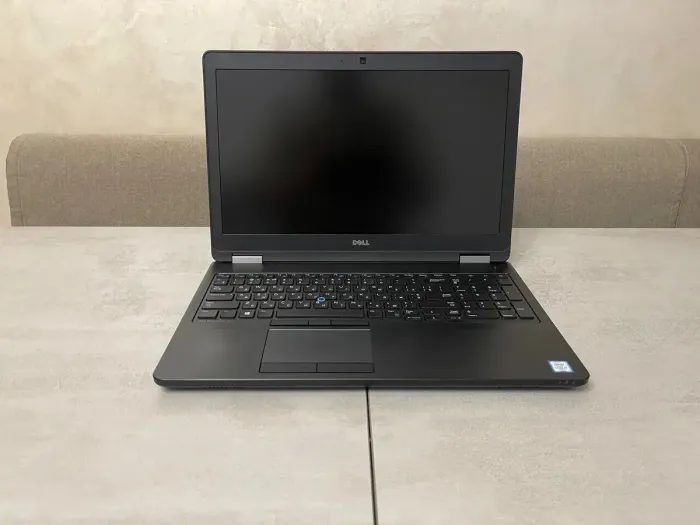 Робоча станція Dell Precision 3510 / 15.6" IPS / Core i7-6820HQ (4(8) ядра по 2.7-3.6GHz) / 16GB DDR4 / 256GB SSD M.2 NEW / AMD FirePro W5130M, 2GB GDDR5, 128bit / WebCam / HDMI / АКБ NEW б/в - зображення 5