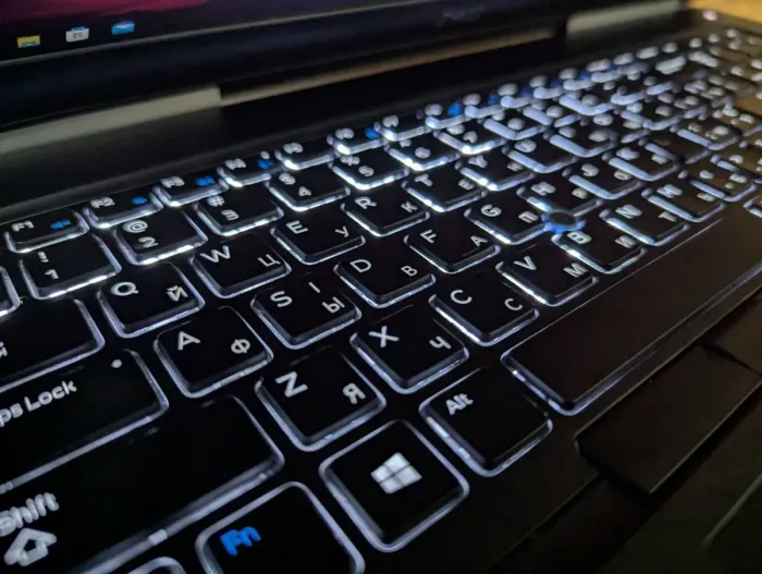 Мобільна робоча станція Dell Precision 7720 / 17,3" (1920x1080) IPS / Intel Core i7-7820HQ (4 (8) ядра по 2,9 - 3,9 ГГц) / 32 ГБ DDR4 / 512 ГБ SSD / nVidia Quadro P5000, 16 ГБ GDDR5X, 256-біт / WebCam / Windows 10 б/в - зображення 6