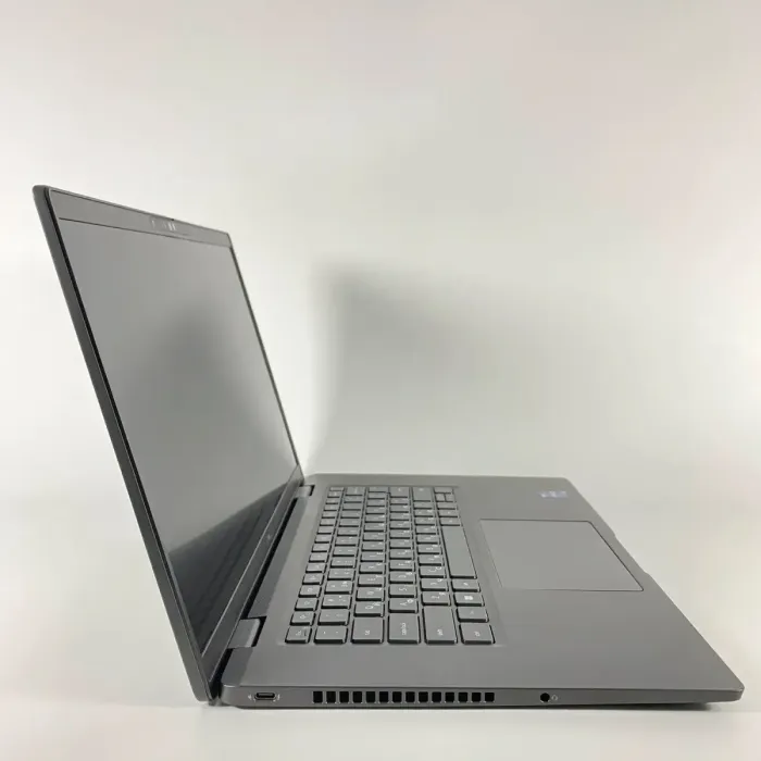 Ультрабук Б-клас Dell Latitude 7530 / 15.6" (1920x1080) IPS / Intel Core i7-1270P (12 (16) ядер по 2.2 - 4.8 GHz) / 16 GB DDR5 / 256 GB SSD / Intel Iris Xe Graphics / WebCam / HDMI б/в - зображення 5
