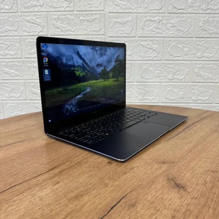 Ультрабук Б-клас Asus ZenBook 3 Deluxe UX490UAR / 14" (1920x1080) IPS / Intel Core i7-8550U (4 (8) ядра по 1.8 - 4.0 GHz) / 16 GB DDR4 / 512 GB SSD M.2 / Intel UHD Graphics 620 / WebCam б/в - зображення 4