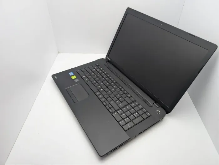 Ноутбук Toshiba Satellite C70-A / 17.3" (1600x900) TN / Intel Core i3-3120M (2 (4) ядра по 2.5 GHz) / 6 GB DDR3 / 500 GB HDD / nVidia GeForce 710M, 1 GB GDDR3, 64-bit / WebCam / DVD-ROM б/в - зображення 7