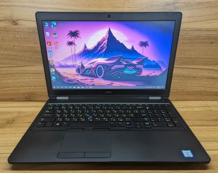 Ультрабук Б-клас Dell Latitude 5590 / 15.6" (1366x768) TN / Intel Core i5-8350U (4 (8) ядра по 1.7 - 3.6 GHz) / 16 GB DDR4 / 256 GB SSD / Intel UHD Graphics 620 / WebCam / Windows 10 б/в - зображення 2