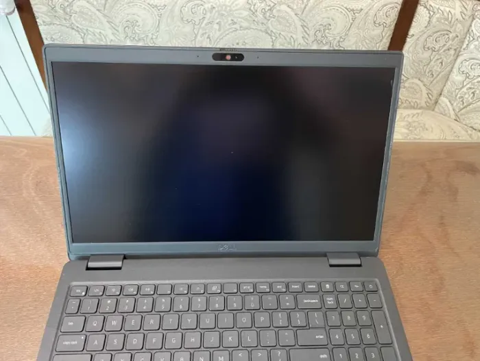 Ультрабук Dell Latitude 3520 / 15.6" (1366x768) TN / Intel Core i5-1135G7 (4 (8) ядра по 2.4 - 4.2 GHz) / 8 GB DDR4 / 256 GB SSD / Intel Iris Xe Graphics / WebCam б/в - зображення 5