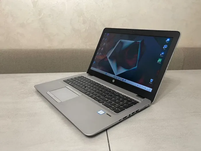 Ультрабук Б-клас HP EliteBook 850 G4 / 15.6" (1366x768) TN / Intel Core i7-7600U (2 (4) ядер по 2.8 - 3.9 GHz) / 16 GB DDR4 / 256 GB SSD / Intel HD Graphics 620 / WebCam б/в - зображення 6