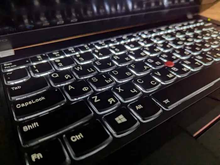 Ультрабук Б-клас Lenovo ThinkPad T470 / 14" (1920x1080) IPS / Intel Core i5-6300U (2 (4) ядра по 2.4 - 3.0 GHz) / 8 GB DDR4 / 256 GB SSD / Intel HD Graphics 520 / WebCam / Fingerprint / Windows 10 б/в - зображення 6