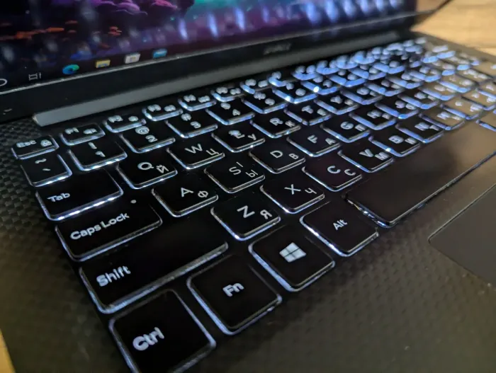 Ультрабук Б-клас Dell XPS 13 9350 / 13.3" (1920x1080) IPS / Intel Core i5-6200U (2 (4) ядра по 2.3 - 2.8 GHz) / 8 GB DDR3 / 256 GB SSD / Intel HD Graphics 520 / Windows 10 б/в - зображення 6