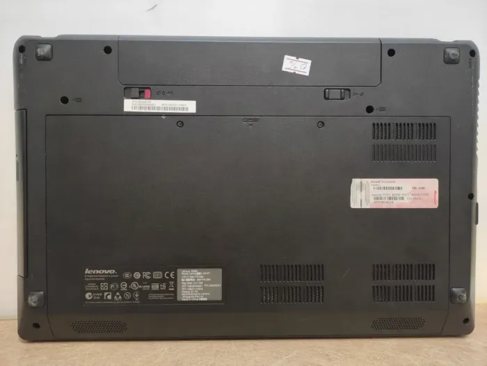 Ноутбук Lenovo G580 / 15.6" (1366x768) TN / Intel Celeron B830 (2 ядра по 1.8 GHz) / 4 GB DDR3 / 120 GB SSD / Intel HD Graphics / WebCam / DVD-RW б/в - зображення 8