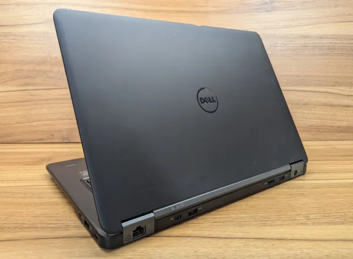 Ультрабук Б-клас Dell Latitude E7450 / 14" (1366x768) TN / Intel Core i5-5300U (2 (4) ядра по 2.3 - 2.9 GHz) / 8 GB DDR3 / 240 GB SSD / Intel HD Graphics 5500 / WebCam / Fingerprint / Windows 10 б/в - зображення 8