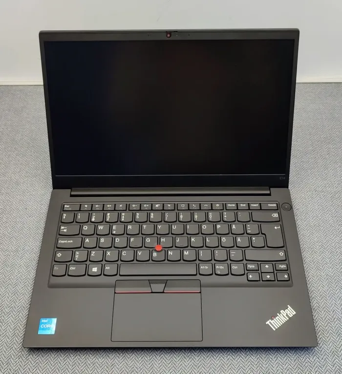 Ноутбук Lenovo ThinkPad E14 Gen 2 / 14" (1920x1080) IPS / Intel Core i3-1115G4 (2 (4) ядра по 1.7 - 4.1 GHz) / 16 GB DDR4 / 256 GB SSD M.2 / Intel UHD Graphics / WebCam б/в - зображення 2