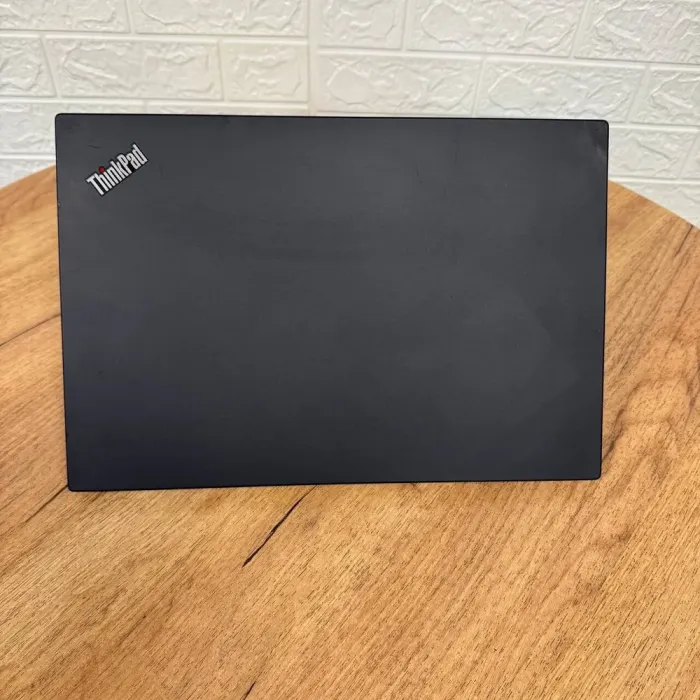 Мобільна робоча станція Б-клас Lenovo Thinkpad P53s / 15.6" (1920x1080) IPS / Intel Core i7-8565U (4 (8) ядра по 1.8 - 4.6 GHz) / 16 GB DDR4 / 512 GB SSD / nVidia Quadro P520, 2 GB GDDR5, 64-bit / WebCam б/в - зображення 3