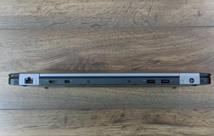 Ультрабук Dell Latitude E7470 / 14" (1920x1080) IPS / Intel Core i5-6300U (2 (4) ядра по 2.4 - 3.0 GHz) / 16 GB DDR4 / 256 GB SSD / Intel HD Graphics 520 / WebCam б/в - зображення 6